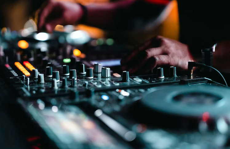 3 Essential Things to Consider when Choosing Entertainment for Your Party